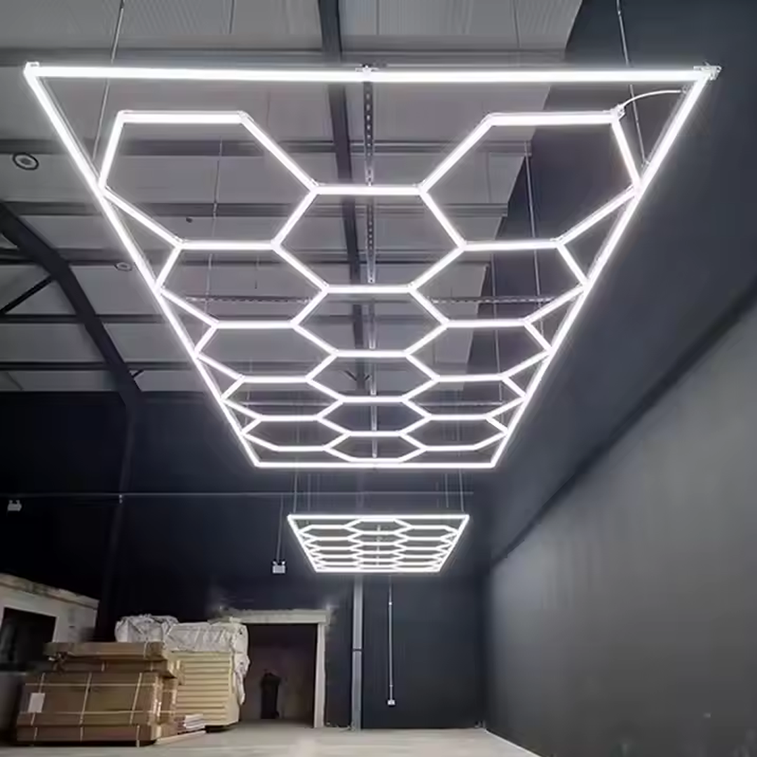 Hexagon LED világítás garázsokhoz és műhelyekhez (244x485 cm)